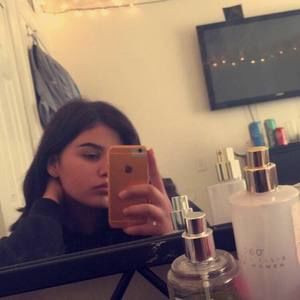 Meet your Posher, Crystal